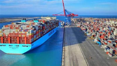 ميناء دمياط يتداول 33 سفينة للحاويات والبضائع العامة