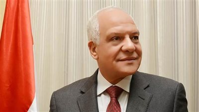 الجيزة: ضبط ومصادرة 1.8 طن دقيق بلدي مدعم يستخدم بالمخابز السياحية بهضبة الأهرام