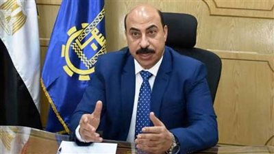 محافظ أسوان يفتتح معرض 