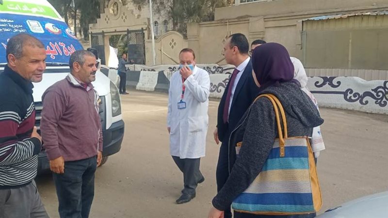 عيادات متمركزة أمام