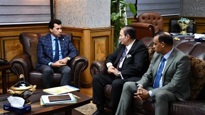 وزير الرياضة يقبل استقالة رئيس مجلس إدارة النادى الإسماعيلى 