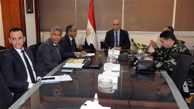 وزير الإسكان يتابع موقف منظومة الصرف الصحي لفصل وتجميع مياه الأمطار بمحافظة الإسكندرية