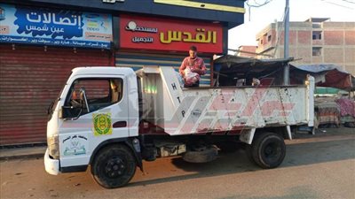 رفع كافة تراكمات ومخلفات القمامة بشوارع كفر الشيخ 