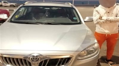 ضبط قائد سيارة لقيامه بعمل حركات استعراضية معرضاً حياته والمواطنين للخطر بالإسماعيلية 