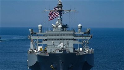 البحرية الأمريكية تعترض سفينة تهرب أسلحة من إيران إلى الحوثيين في اليمن