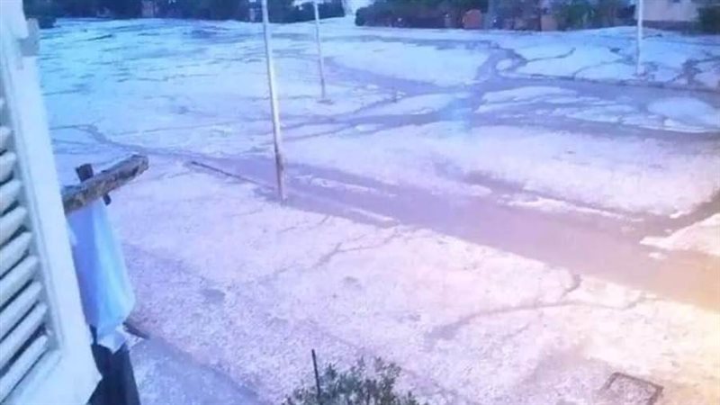 تساقط ثلوج بالعاشر