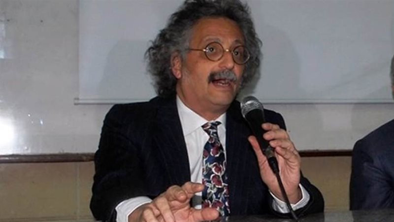 د. حسين خيري نقيب