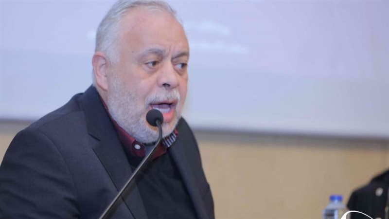 الدكتور أشرف ذكى