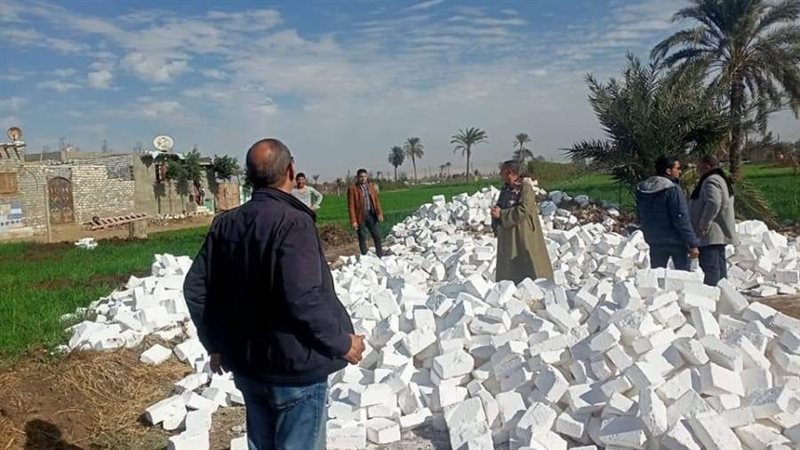 حملات مستمرة لإزالة