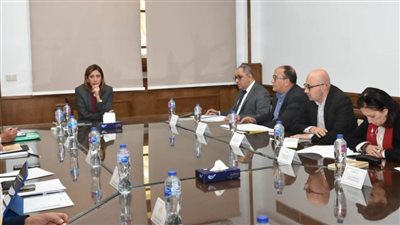 وزيرة الثقافة تبحث ترتيبات احتفالية ختام القاهرة عاصمة الثقافة الإسلامية