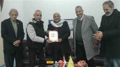 وفد بعثة الجمعية الفلسطينية لقدامى اللاعبين بمركز شباب العريش