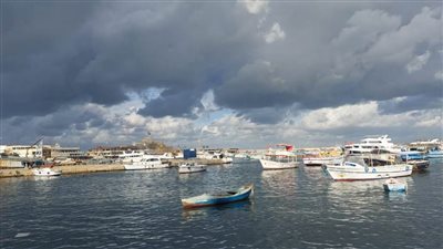 محافظ الإسكندرية يؤكد استمرار رفع درجة الطوارئ بجميع الأجهزة التنفيذية للتعامل مع كميات الأمطار غير المسبوقة