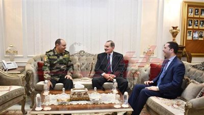 محافظ كفر الشيخ يناقش سبل التعاون لإقامة منافذ لتوفير السلع الغذائية بأسعار مخفضة