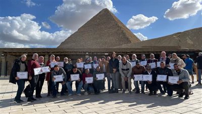 تدريب 40 من العاملين بمنطقة الأهرامات ضمن برنامج سفراء السياحة 