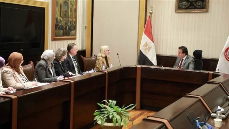 وزير الصحة في لقاء