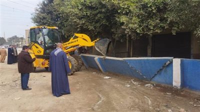 رفع 260 إشغالًا ومواجهة تعديات البناء واستمرار تبطين الترع بالواسطى