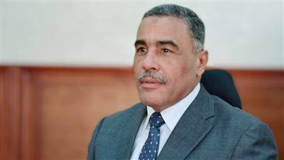 تشكيل لجنة لتلقي طلبات رجال الأعمال على الفرص الاستثمارية بمطروح