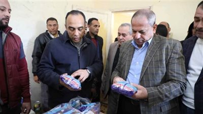 نائب محافظ المنيا يقود حملة لضبط الأسعار ويضبط 23.5 طن أرز بمخزن تعبئة بصندفا ببني مزار