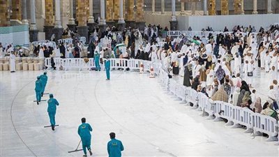 شؤون الحرمين ترفع مستوى السلامة وجهودها الخدمية خلال هطول الأمطار