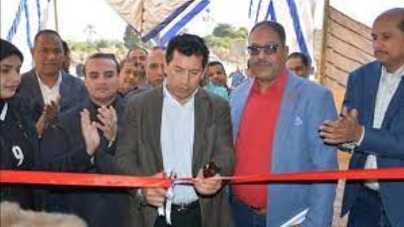 وزير الشباب أثناء