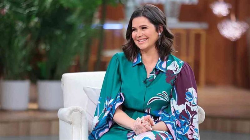 الفنانة يسرا اللوزي