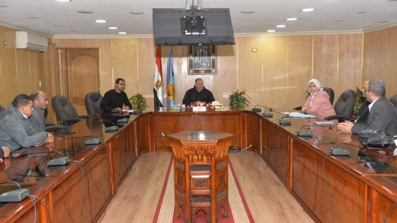 محافظ أسيوط يلتقى