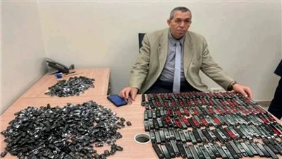 جمارك مطار القاهرة تضبط منظارا وعددا من طلقات الرش