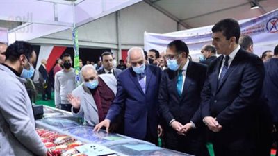 رئيس الوزراء يفتتح معرض 