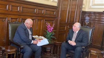 وزير الزراعة يبحث مع محافظ الوادي الجديد إنشاء محطة بحوث إقليمية بباريس