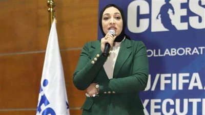 دينا الرفاعي تشارك فى دورة دبلومة الفيفا للإدارة الرياضية