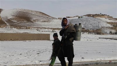 أفغانستان: وفاة 70 شخصا على الأقل جراء البرد القارس مع انخفاض درجات الحرارة إلى 33 تحت الصفر