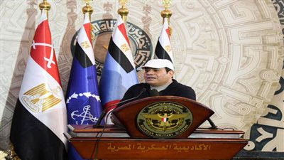 عاجل.. الرئيس السيسي يتفقد الكلية الحربية.. ويوجه الطلاب بالتحلي بالقيم العسكرية