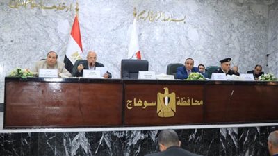 جامعة سوهاج تشارك بالاجتماع التحضيري بالمحافظة استعدادًا لمواجهة الأزمات والسيول 