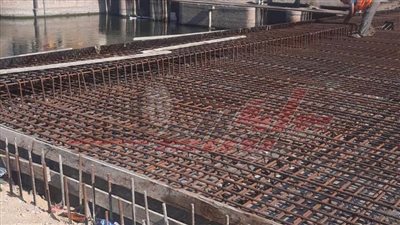 الانتهاء من وضع حديد تسليح كوبري القنطرة الجديد وصبه بمدينة كفر الشيخ