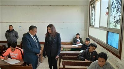 نائب محافظ البحيرة تتفقد عددًا من المدارس لمتابعة سير الامتحانات