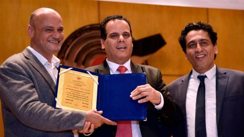 مدحت رشدي بين ايمن