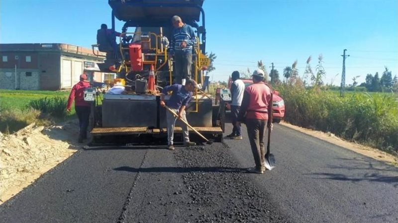 عمليات رصف طريقى