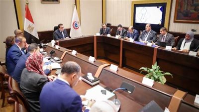 وزير الصحة يترأس أول اجتماع للجنة مواجهة التسرب من التعليم وزواج القاصرات وعمالة الأطفال