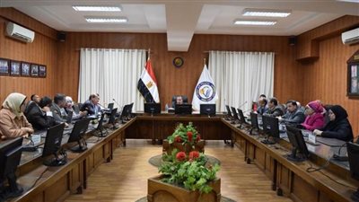 رئيس جامعة بني سويف يرأس اجتماع مجلس الدراسات العليا والبحوث