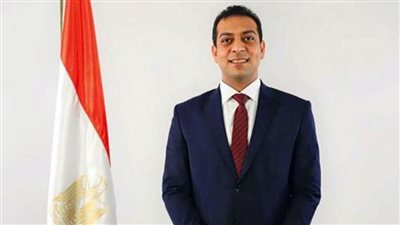 نائب محافظ قنا يتفقد معرض 