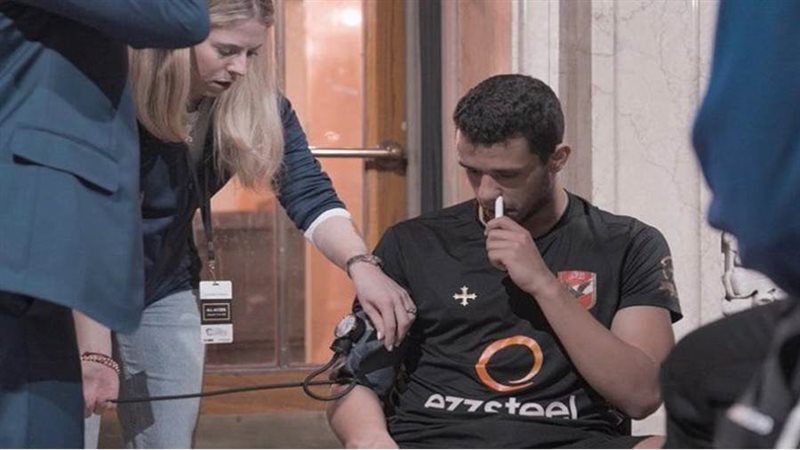 مصطفي عسل يشعر بضيق