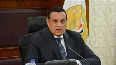 وزير التنمية المحلية يهنئ الرئيس السيسي بعيد الشرطة