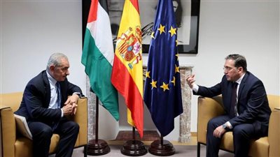 رئيس وزراء فلسطين يدعو إسبانيا إلى قيادة جهد أوروبي للاعتراف بدولة فلسطين