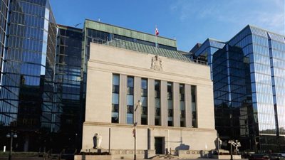 بنك كندا المركزي يرفع سعر الفائدة لثامن مرة على التوالي لمواجهة التضخم