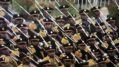 ترحيبًا بالرئيس السيسي وفرقة عسكرية مصرية: 