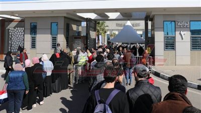 ننشر إقبالًا كبيرًا من الجمهور في أول يوم معرض الكتاب بعد فتح أبوابه (صور)