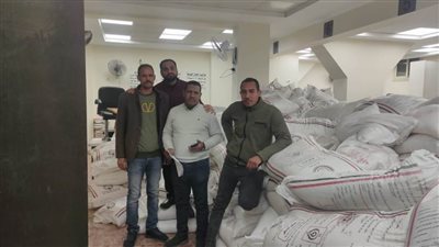 محافظ أسيوط ضبط 320 شيكارة سكر أبيض تمويني تقدر بـ16 طنا قبل تهريبها بمركز أبوتيج