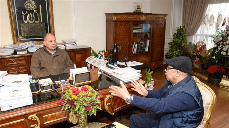 محافظ أسيوط يبحث