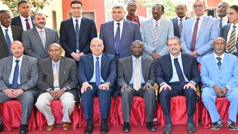 وزير الري ينهي زيارته