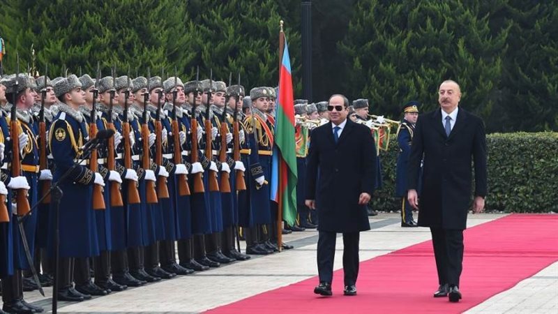 الرئيس السيسي يستعرض